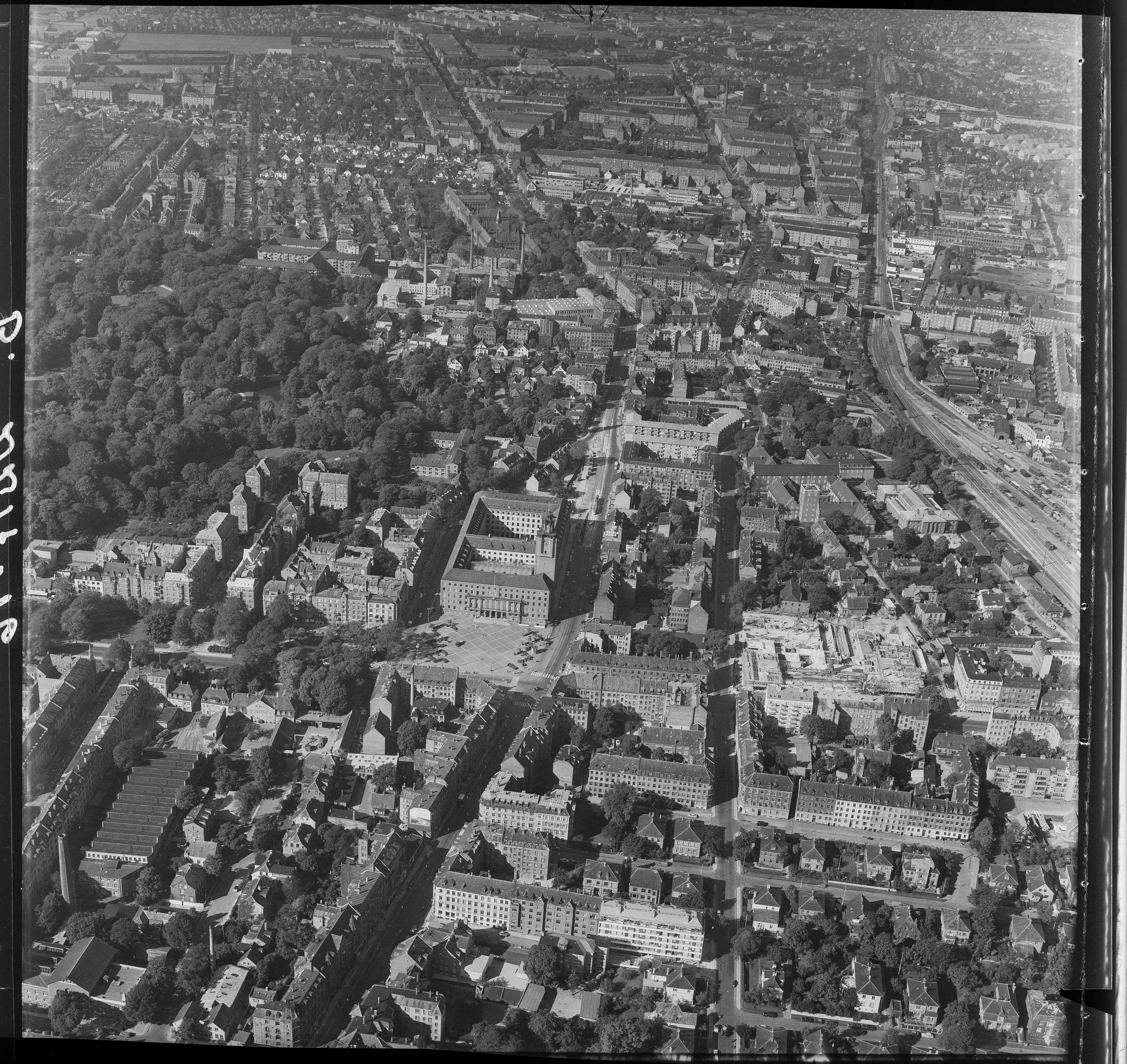 Skråfoto fra 1956 taget 69 meter fra Howitzvej 21, 3. th