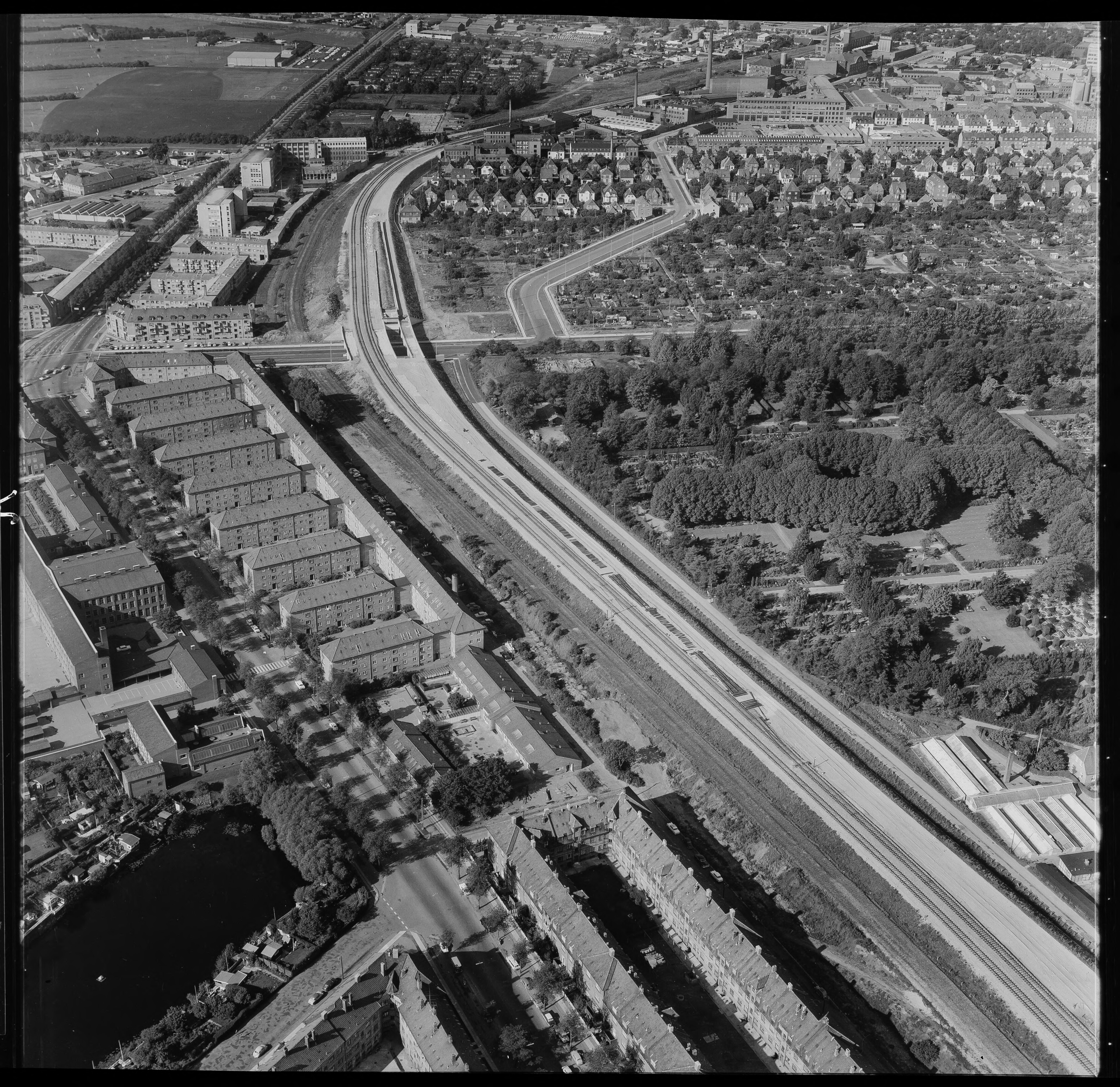 Skråfoto fra 1958 taget 31 meter fra P. Knudsens Gade 36, st. th