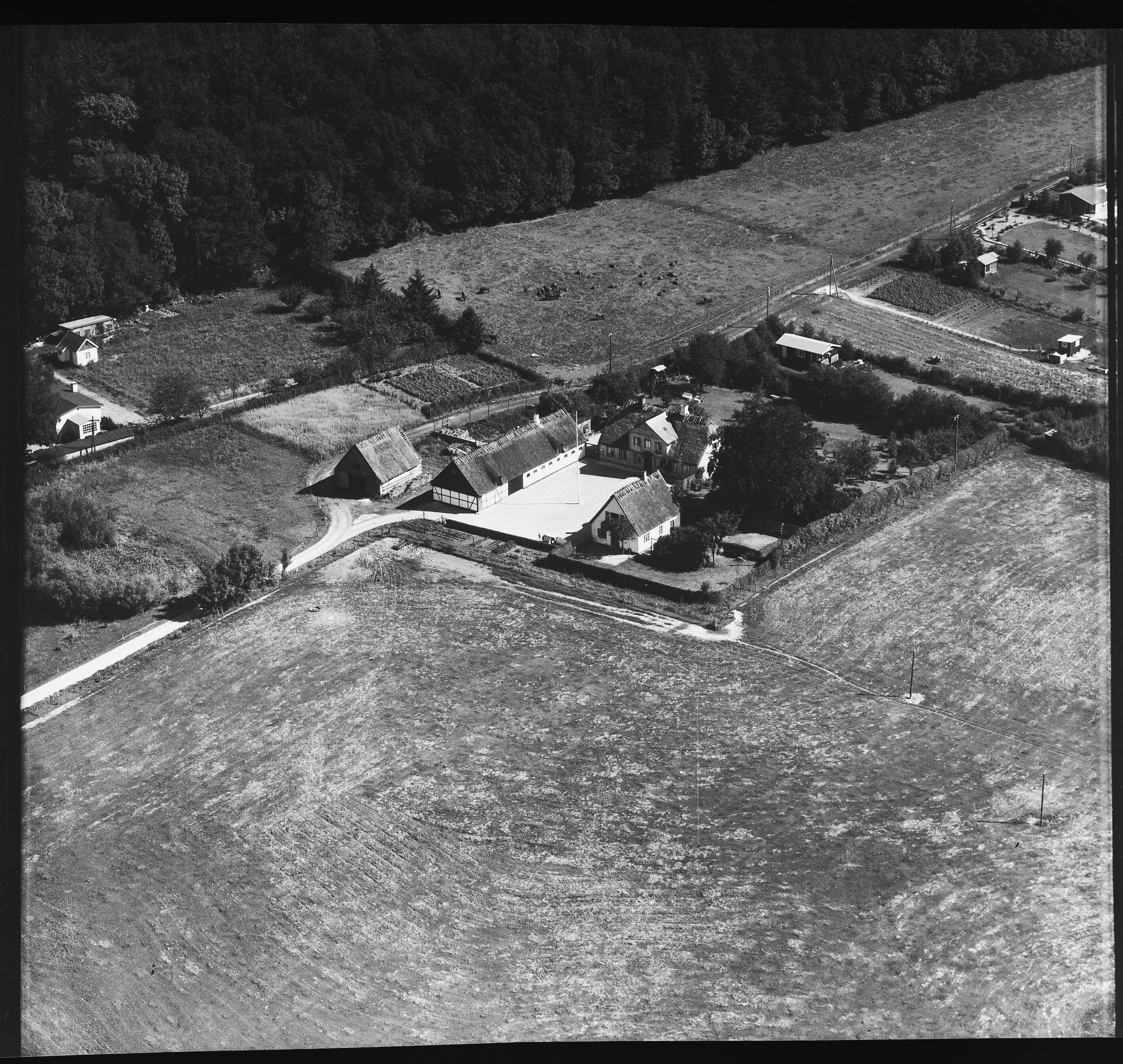 Skråfoto fra 1958 taget 308 meter fra Elmekrogen 14