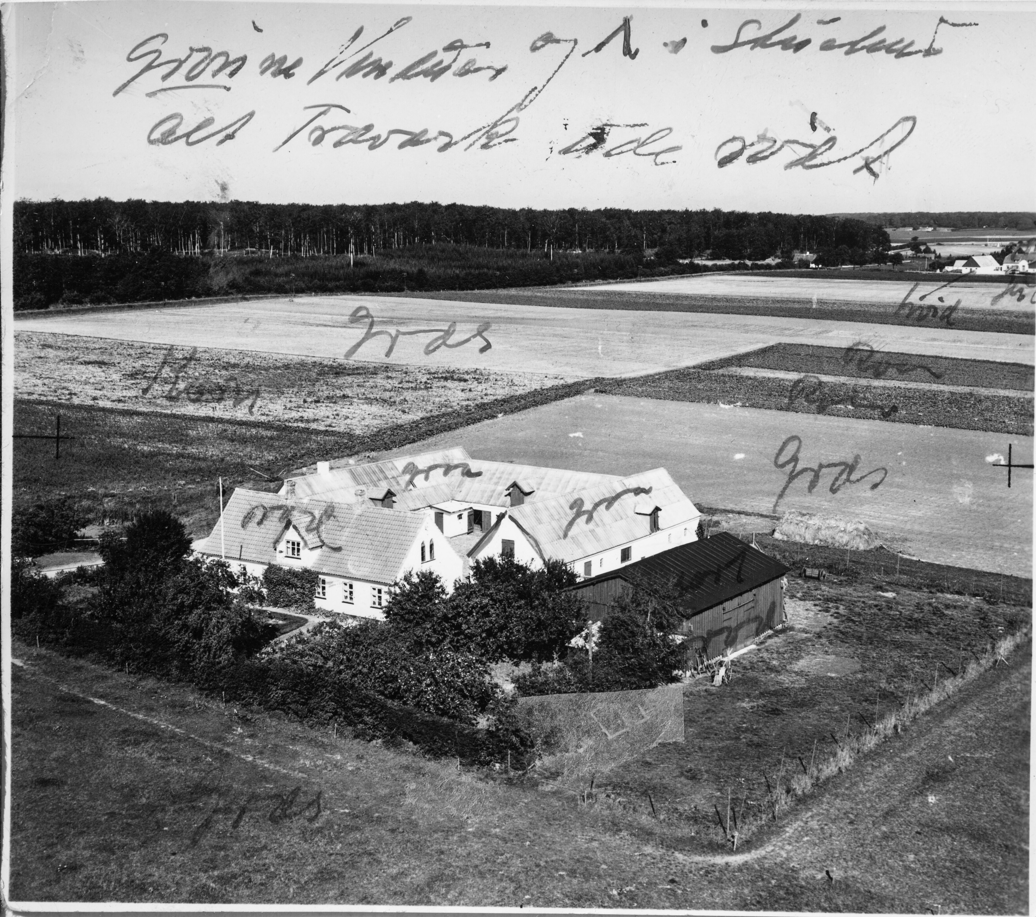Skråfoto fra 1950 taget 352 meter fra Lyngevej 87