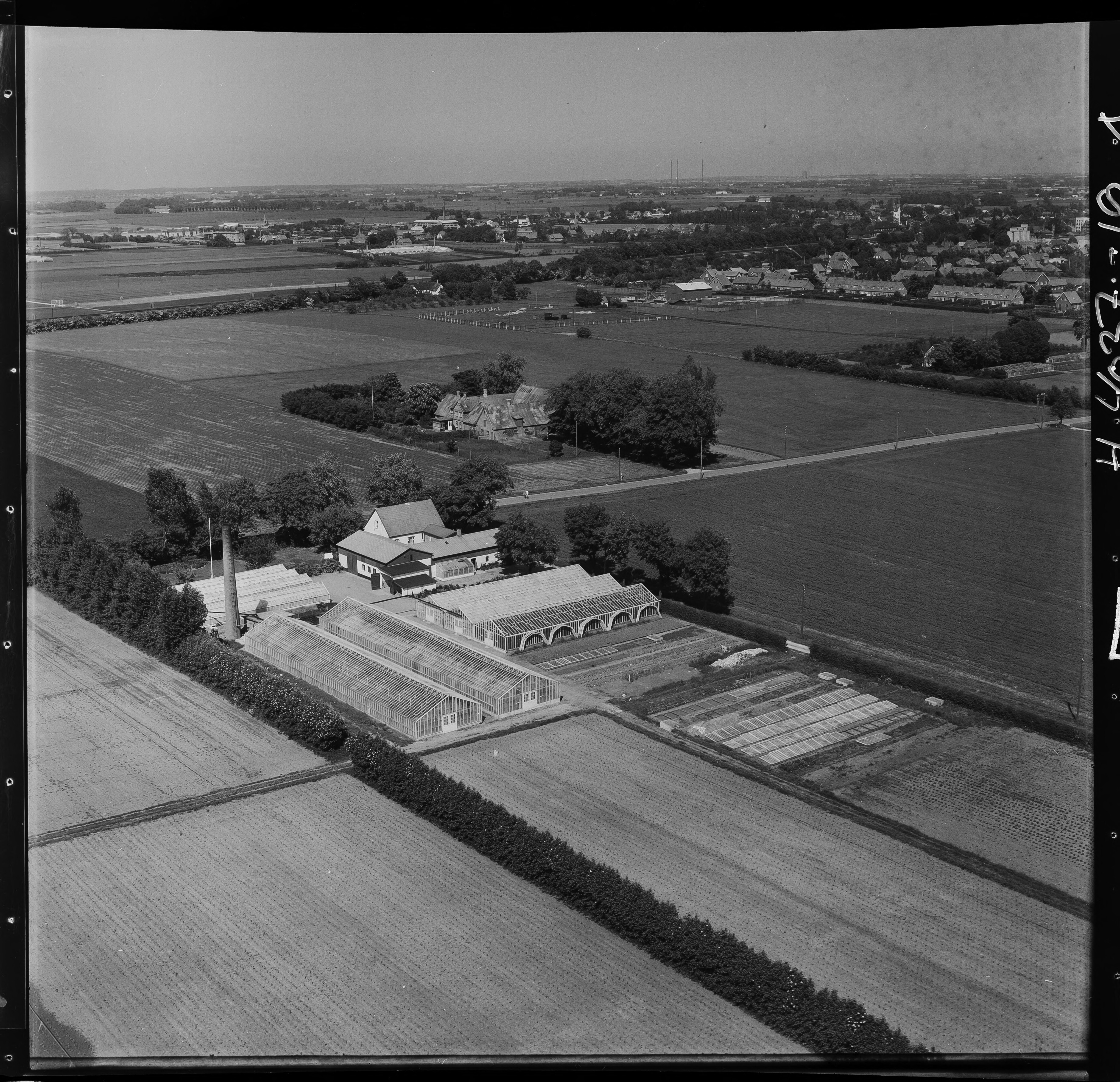 Skråfoto fra 1953 taget 55 meter fra Rønnevangshusene 40