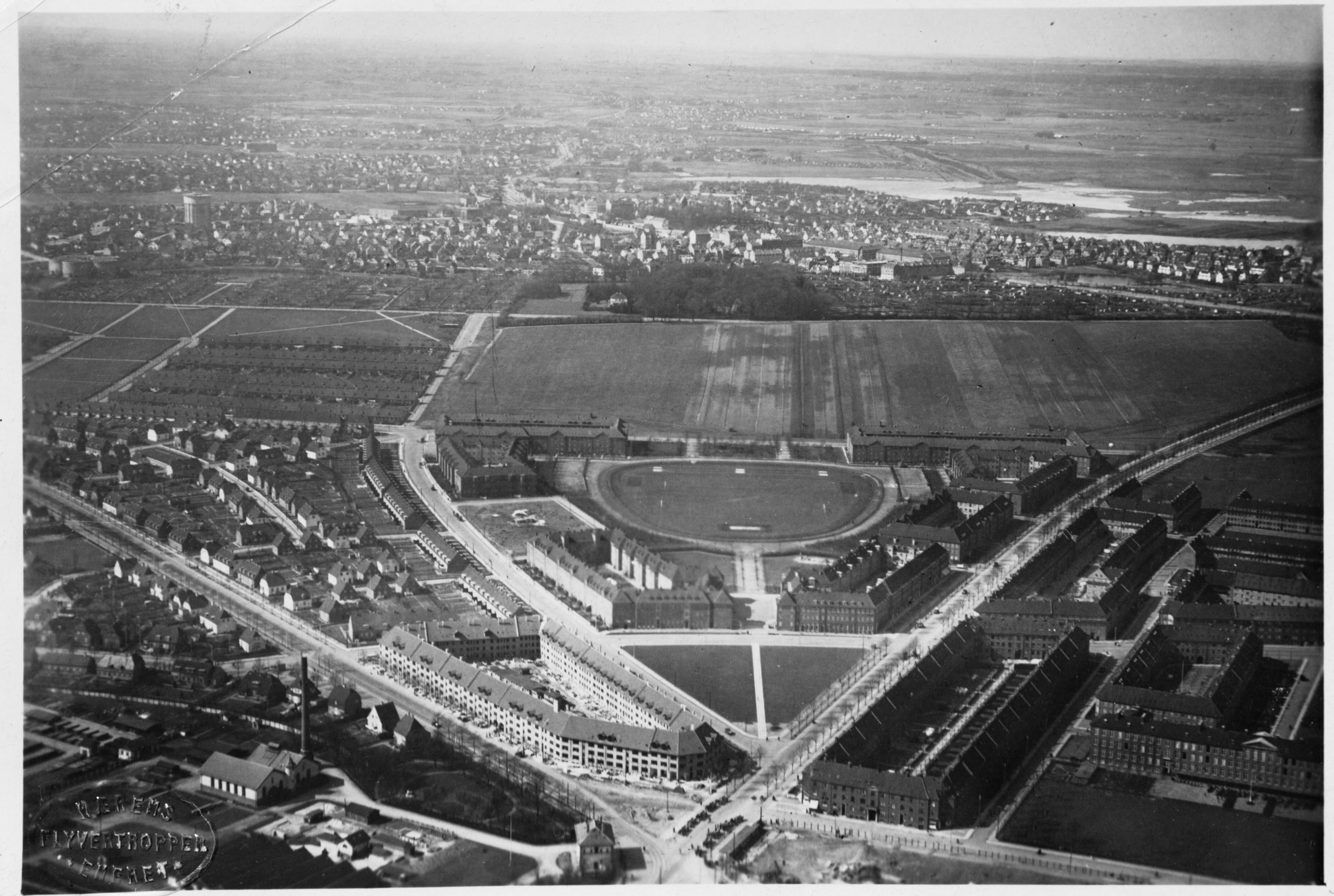 Skråfoto fra 1932 taget 63 meter fra Hvidkildevej 13, 2. th