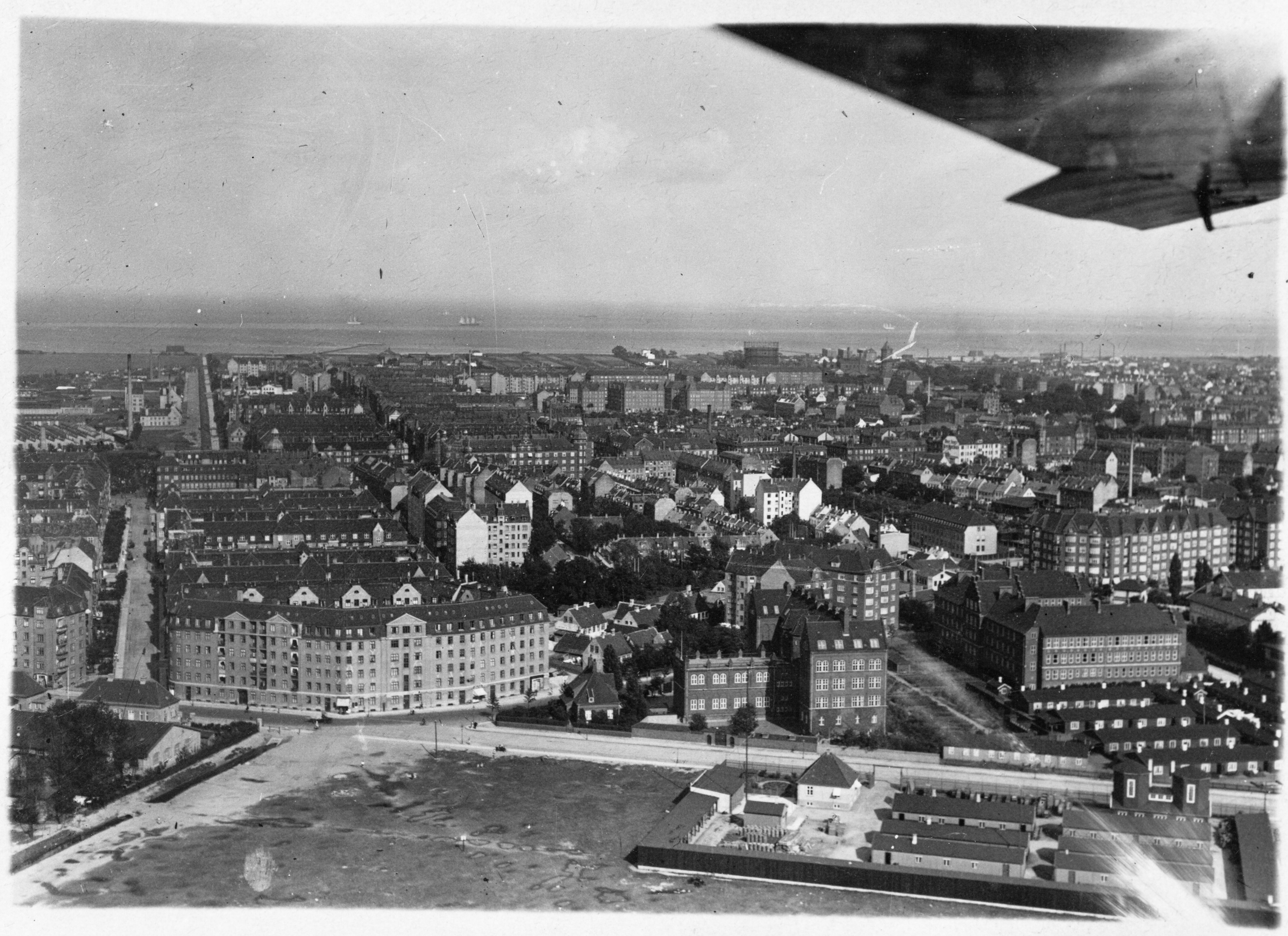 Skråfoto fra 1928-1980 taget 246 meter fra Svinget 23, st. th