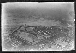 thumbnail: Skråfoto fra 1919-1920 taget 59 meter fra Sognefjordsgade 7, 1. tv