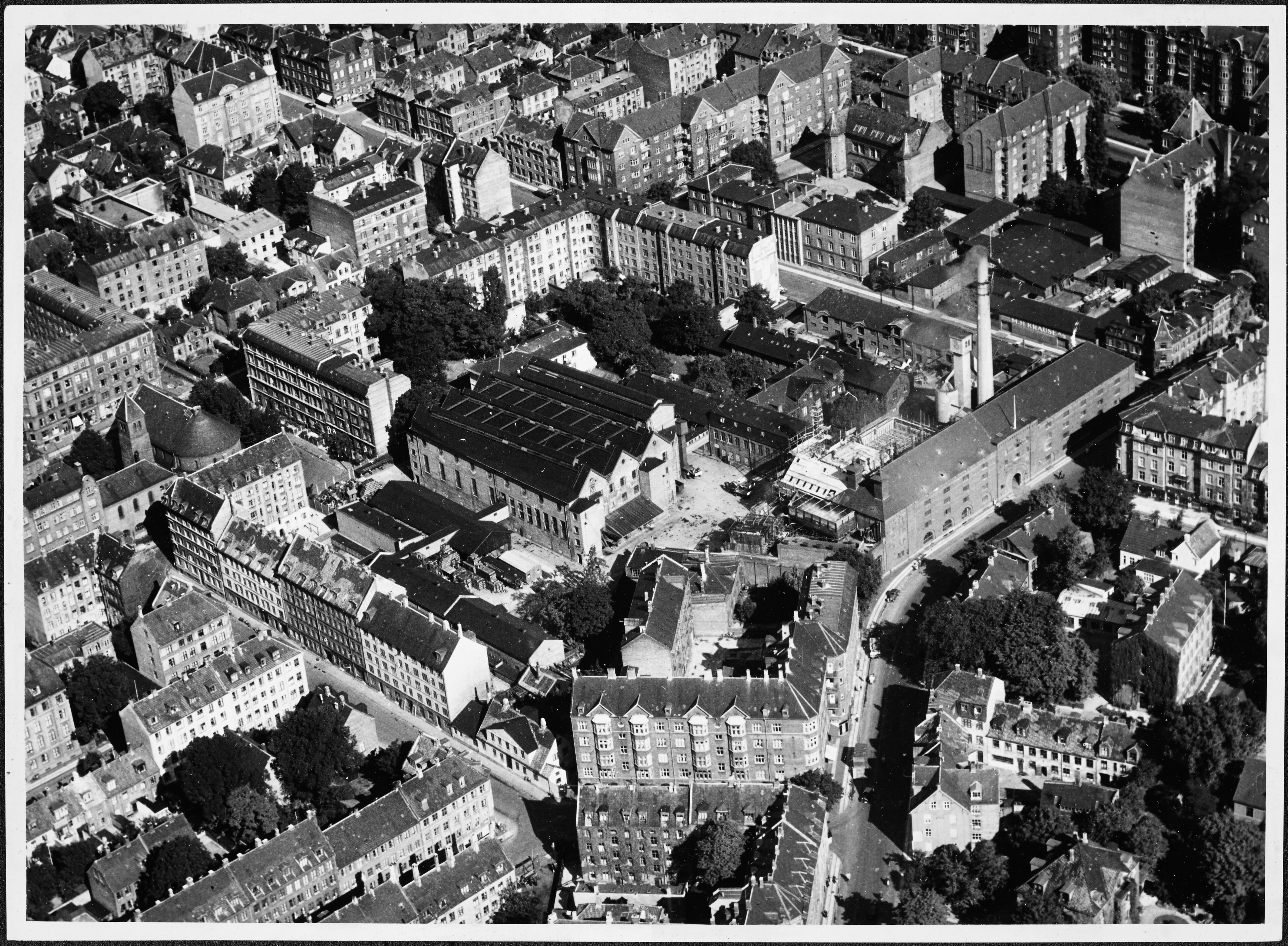 Skråfoto fra 1928-1992 taget 87 meter fra Vodroffsvej 18, 2. th