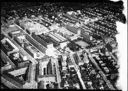 thumbnail: Skråfoto fra 1932-1950 taget 56 meter fra Parmagade 4, 3. 1