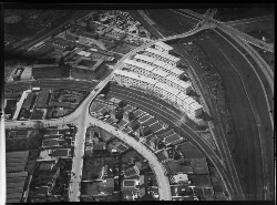 thumbnail: Skråfoto fra 1932-1950 taget 25 meter fra C.F. Richs Vej 90, 2. tv