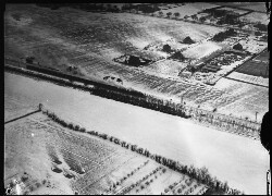 thumbnail: Skråfoto fra 1932-1950 taget 381 meter fra Rugmarksvej 4