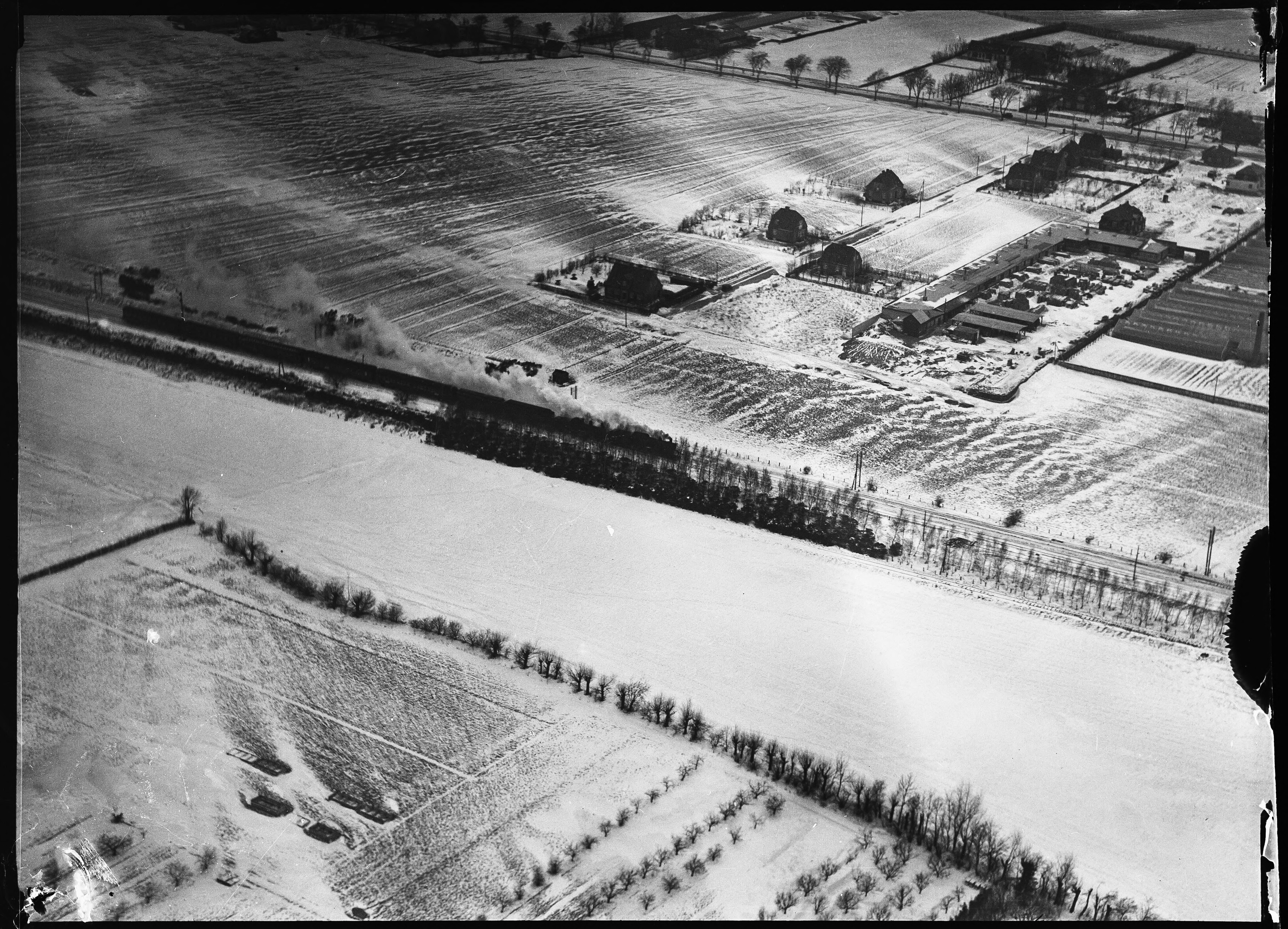 Skråfoto fra 1932-1950 taget 271 meter fra Rugmarksvej 19