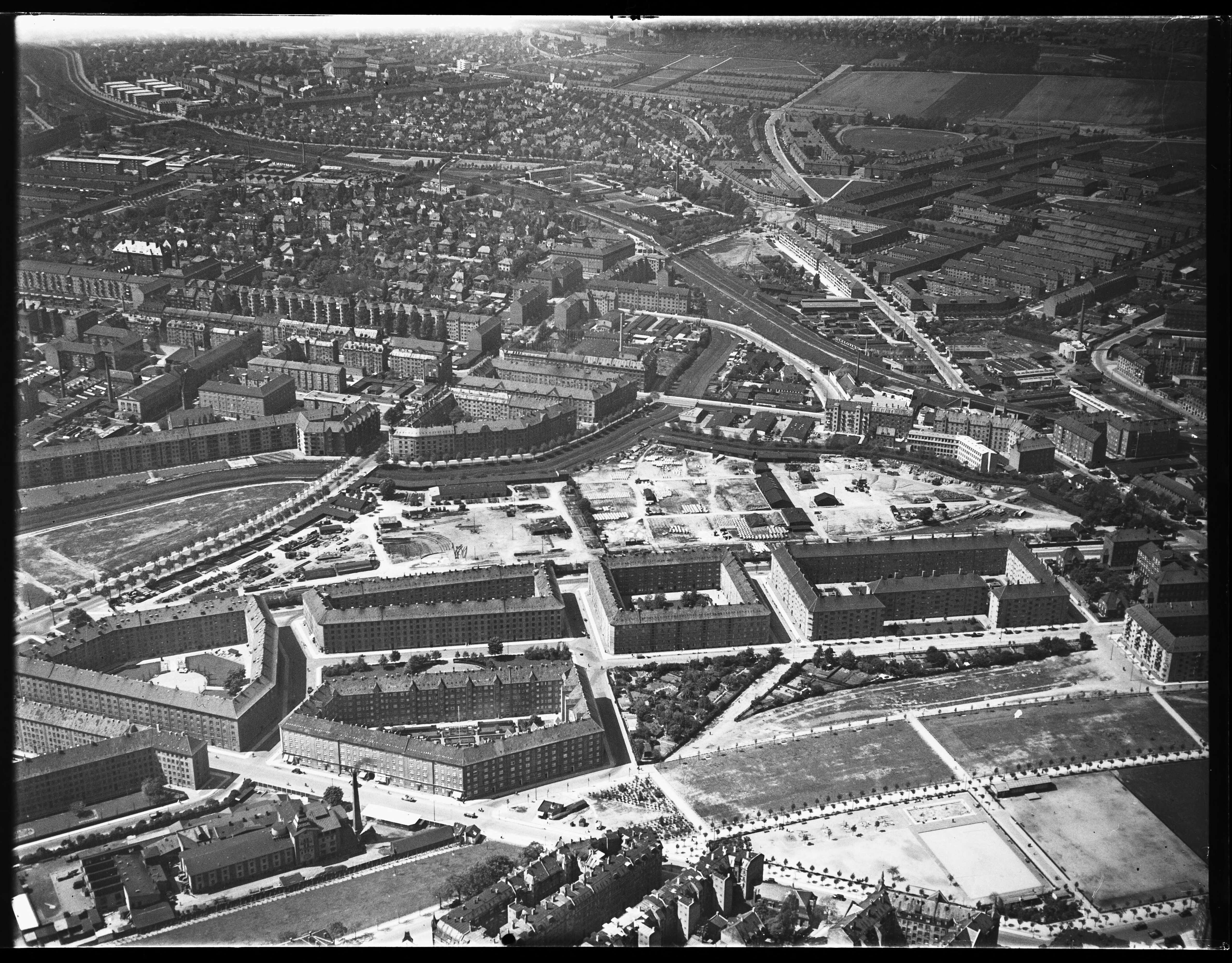 Skråfoto fra 1937 taget 124 meter fra Rungsted Plads 5, 2. tv