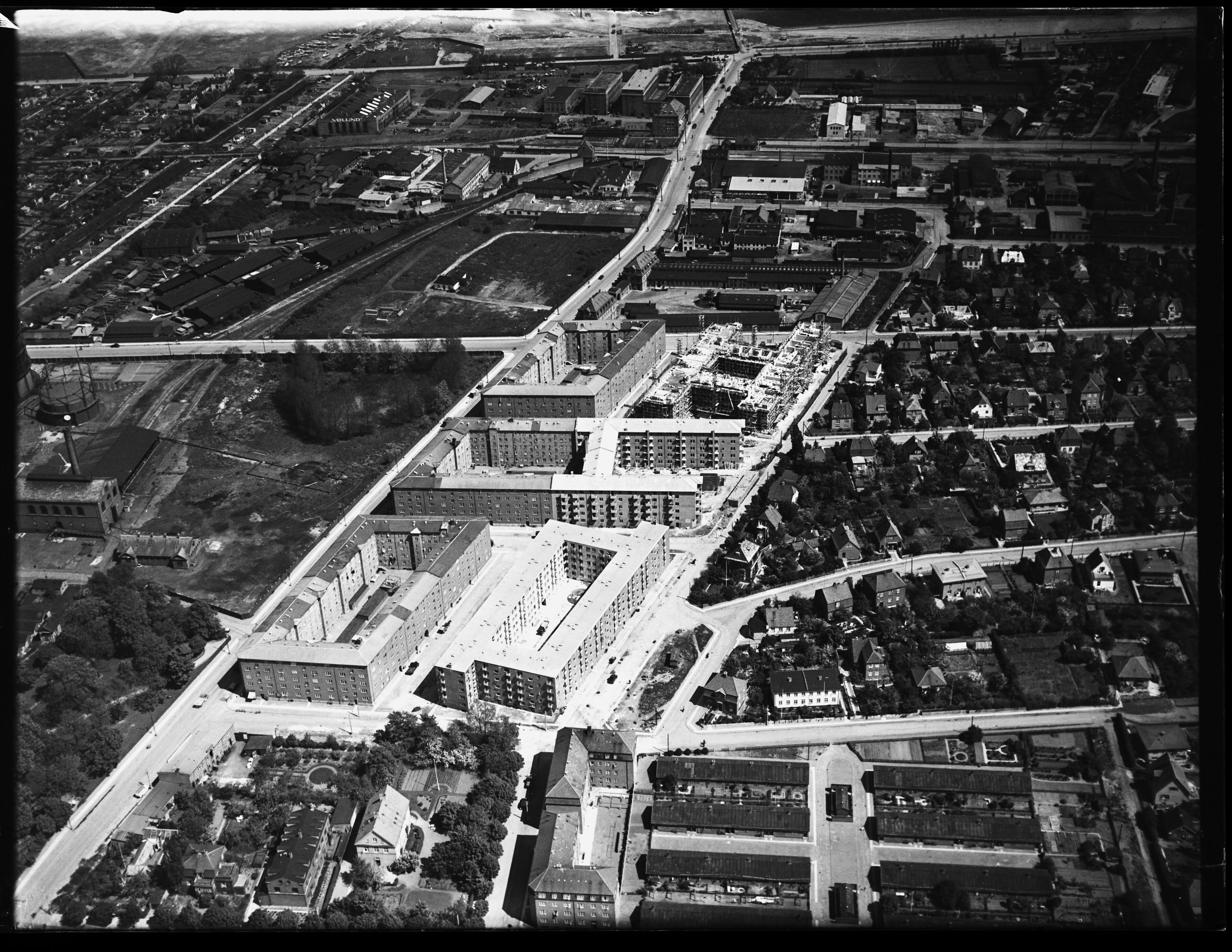 Skråfoto fra 1932-1950 taget 160 meter fra Backersvej 13, st. th