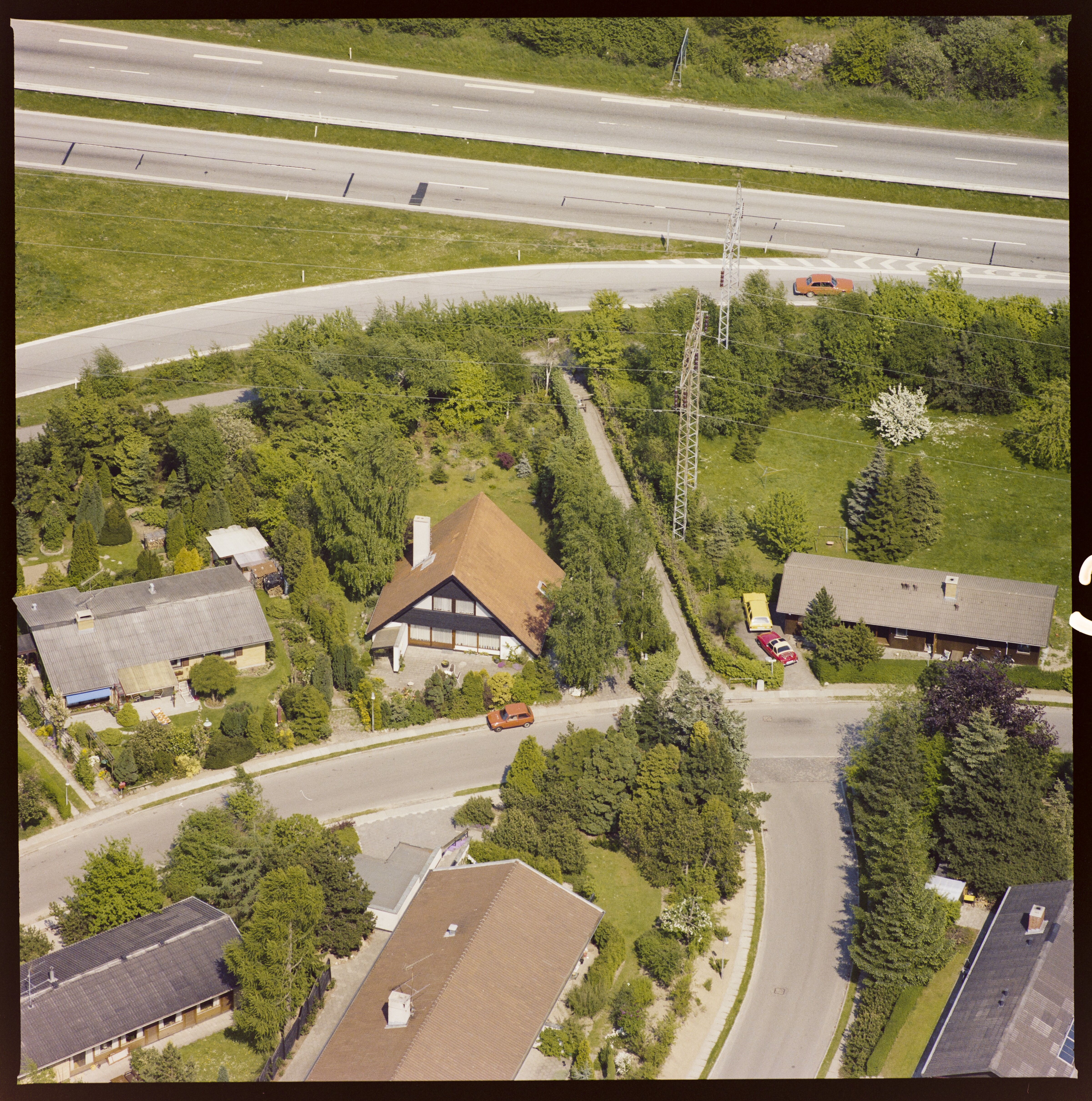 Skråfoto fra 1981 taget 24 meter fra Vejdammen 52