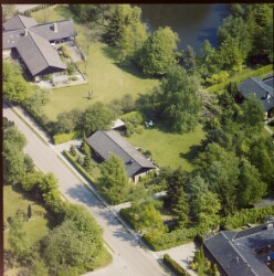 thumbnail: Skråfoto fra 1981 taget 115 meter fra Vejdammen 76