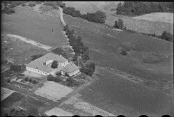 thumbnail: Skråfoto fra 1949 taget 268 meter fra Abildgaardsvej 9
