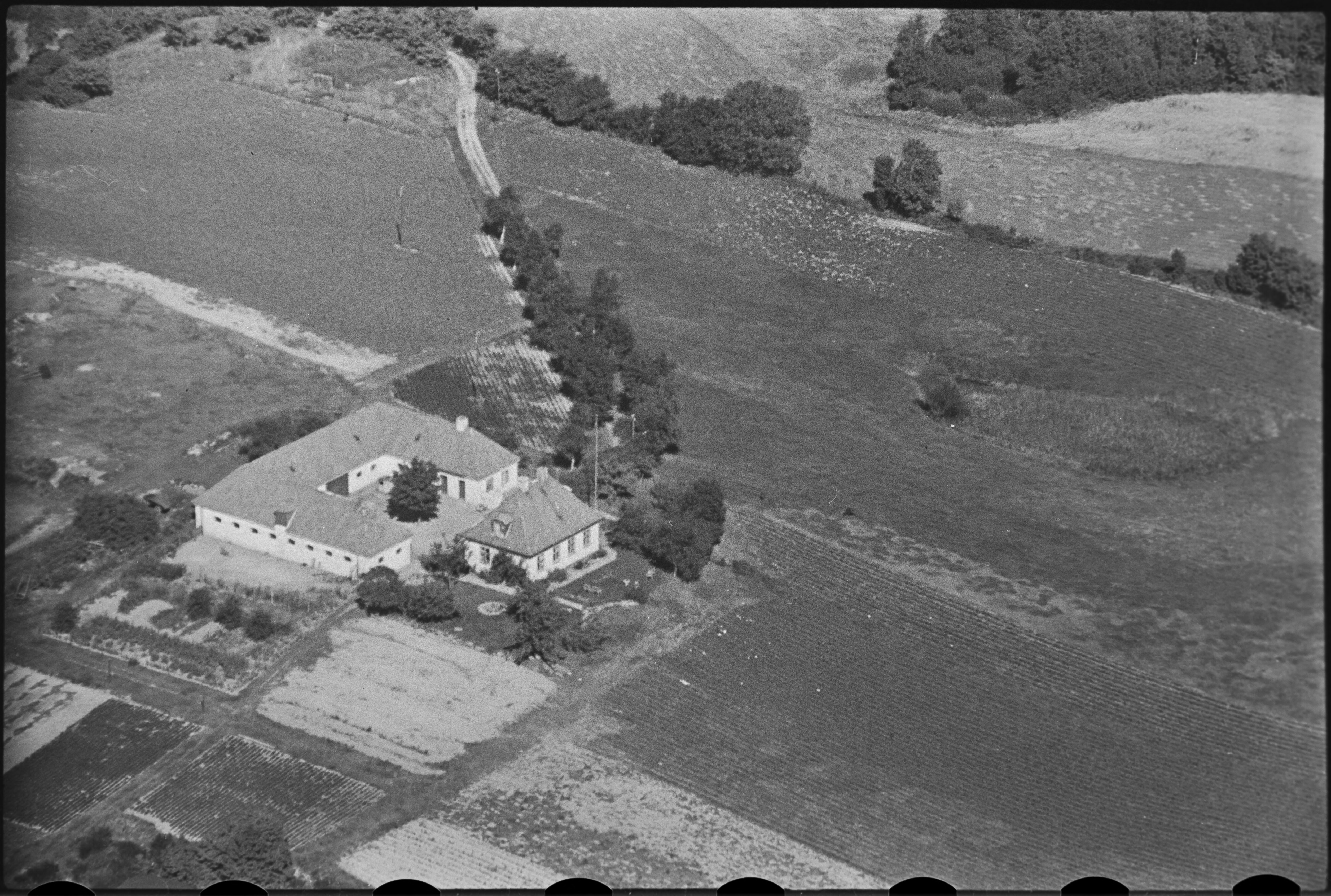 Skråfoto fra 1949 taget 268 meter fra Abildgaardsvej 9