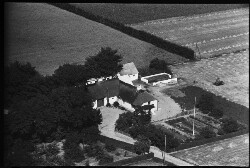 thumbnail: Skråfoto fra 1950 taget 218 meter fra Tranebærvej 44