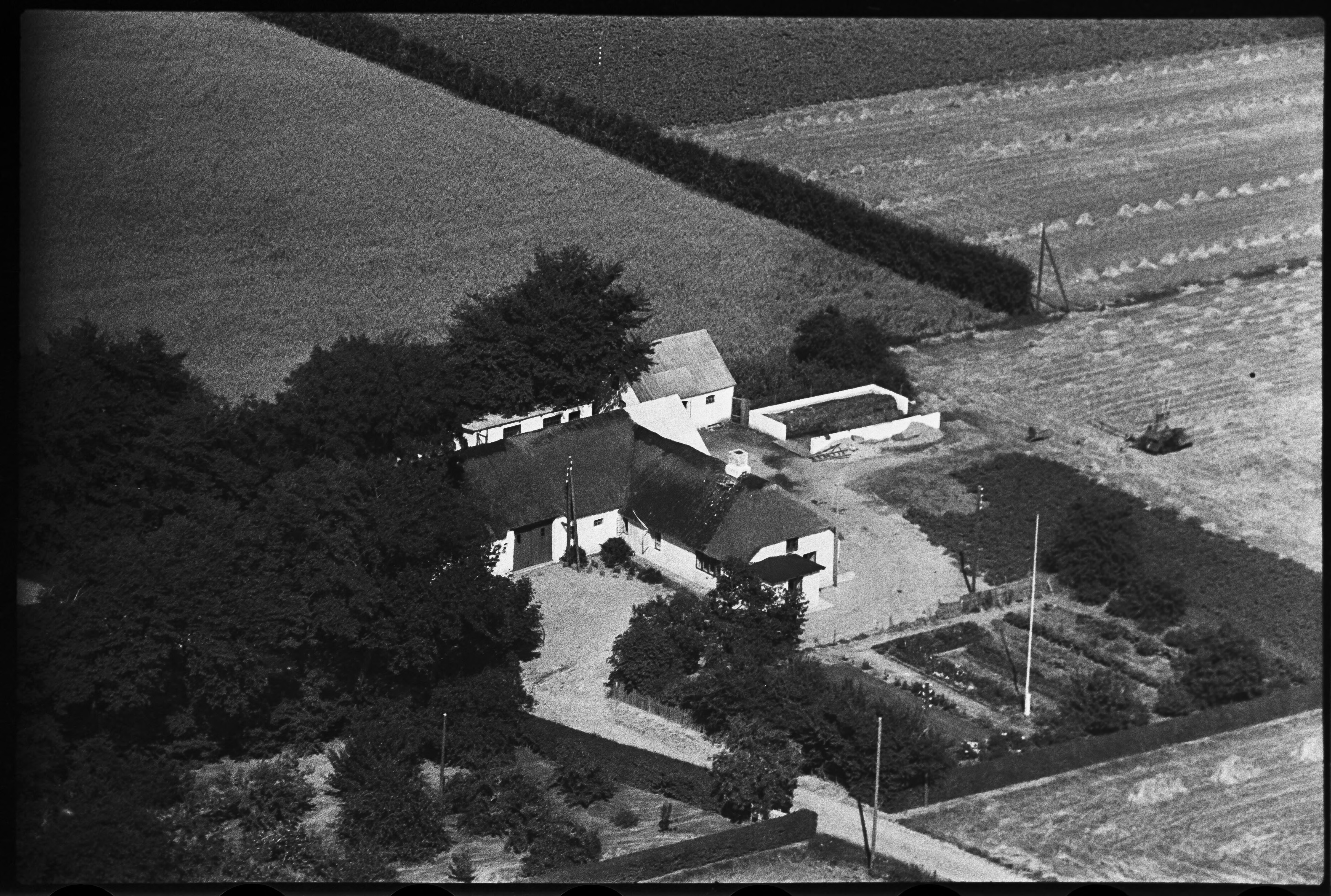 Skråfoto fra 1950 taget 147 meter fra Hjordalsvej 27