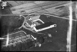 thumbnail: Skråfoto fra 1946 taget 209 meter fra Hjørringvej 49, 1. 3