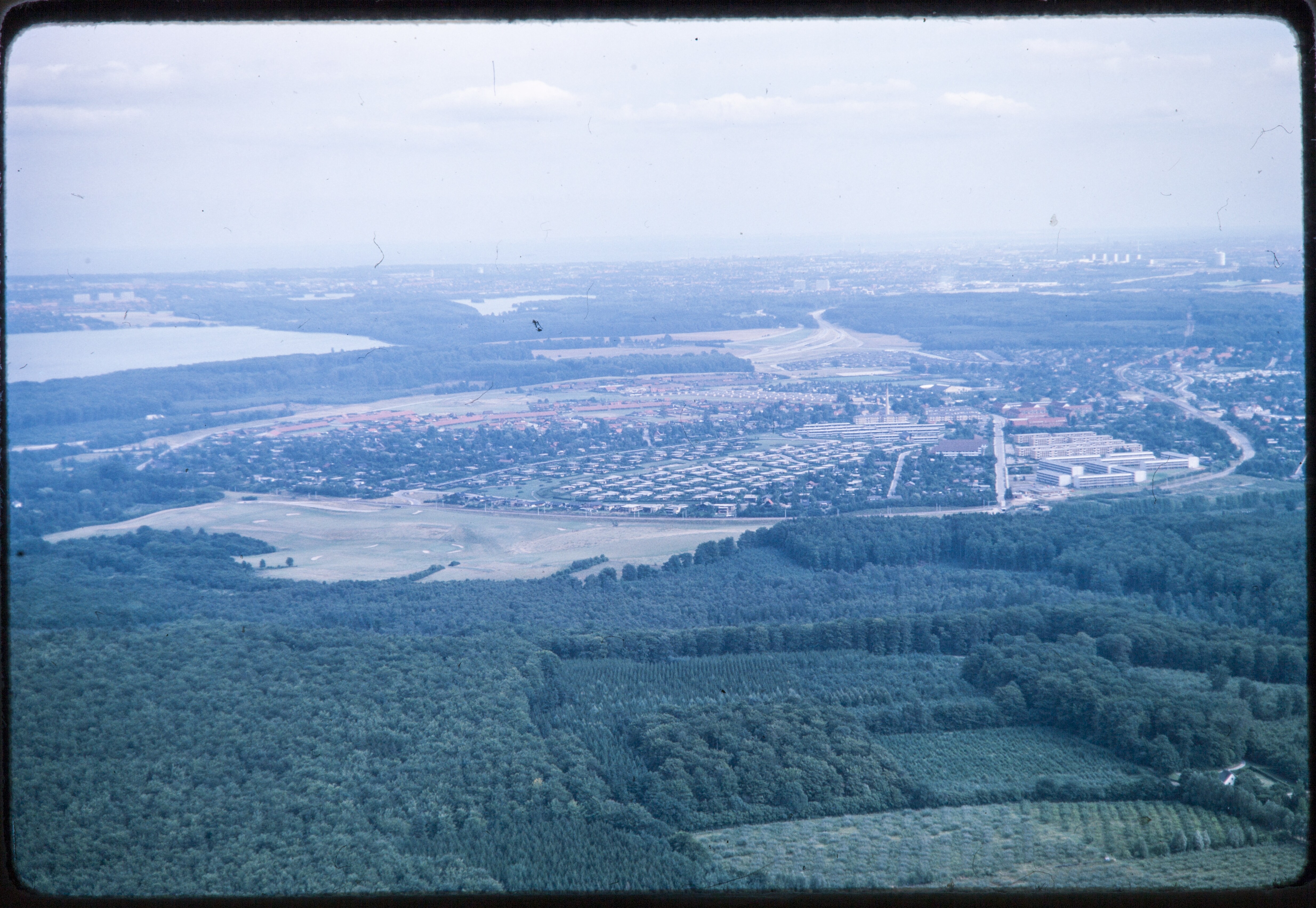 Skråfoto fra 1975 taget 255 meter fra Ryethøjvej 12