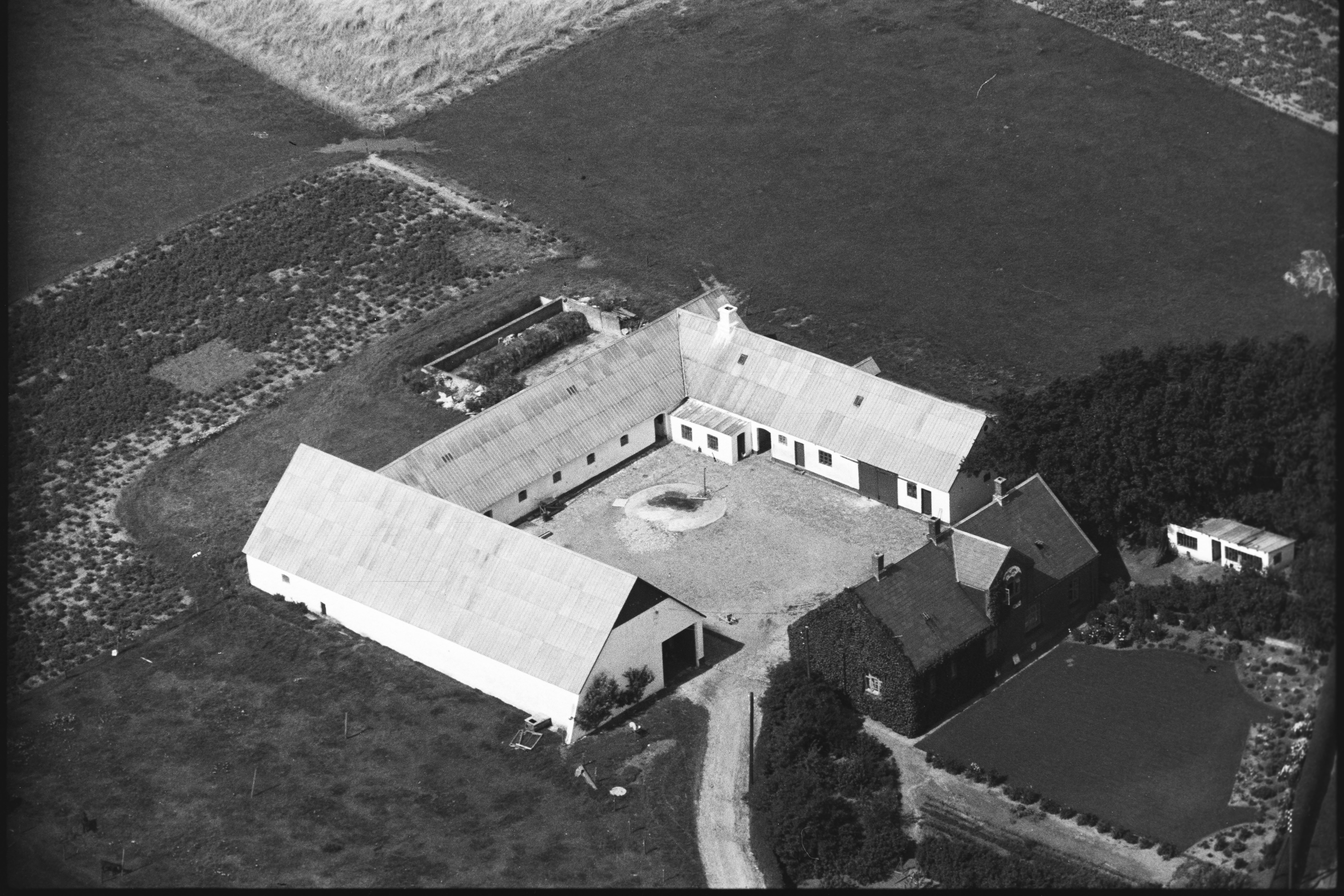 Skråfoto fra 1946 taget 108 meter fra Hasselvej 27