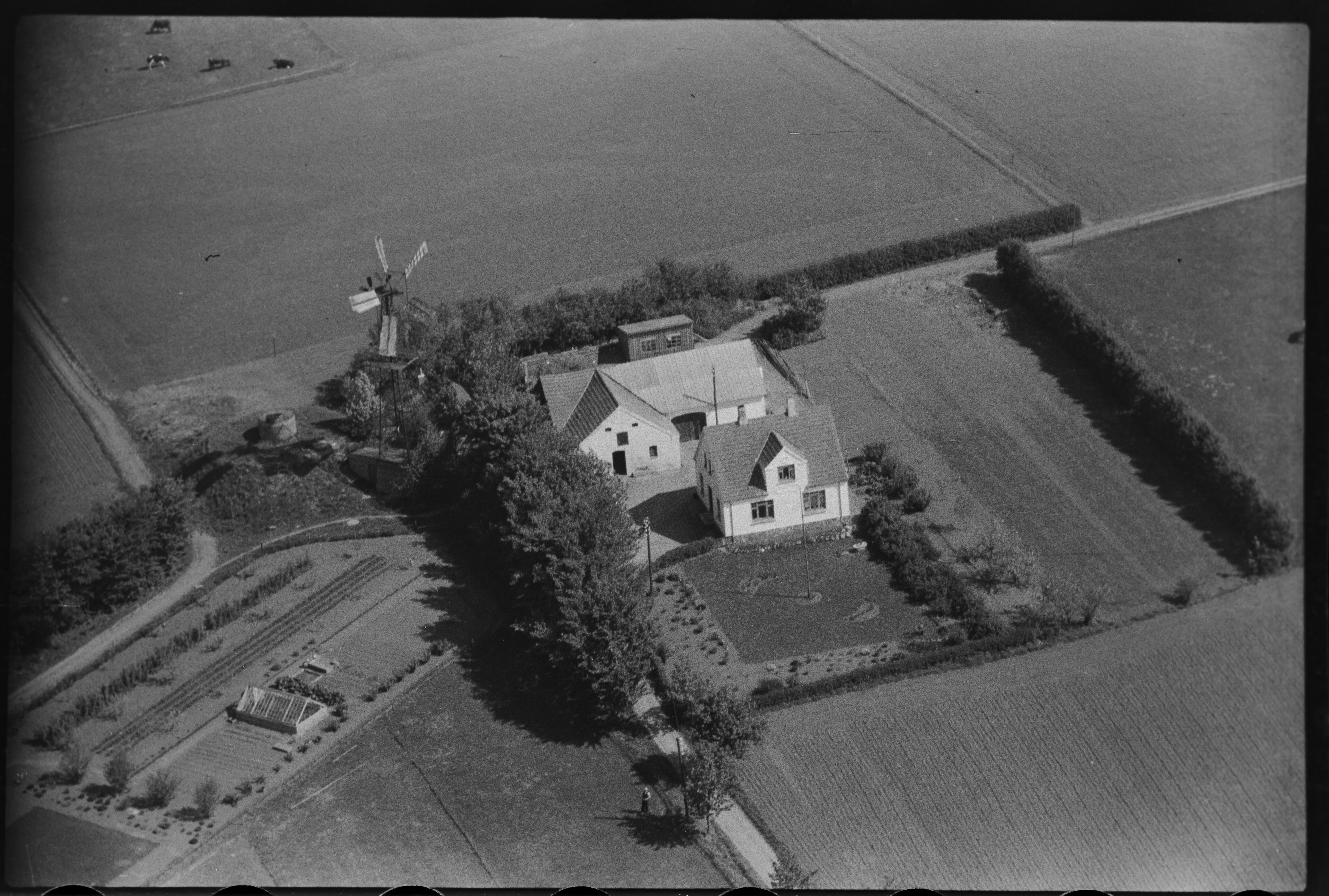 Skråfoto fra 1947 taget 186 meter fra Tungelund Bakker 34