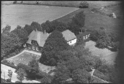 thumbnail: Skråfoto fra 1948-1952 taget 50 meter fra Hejls Landevej 60