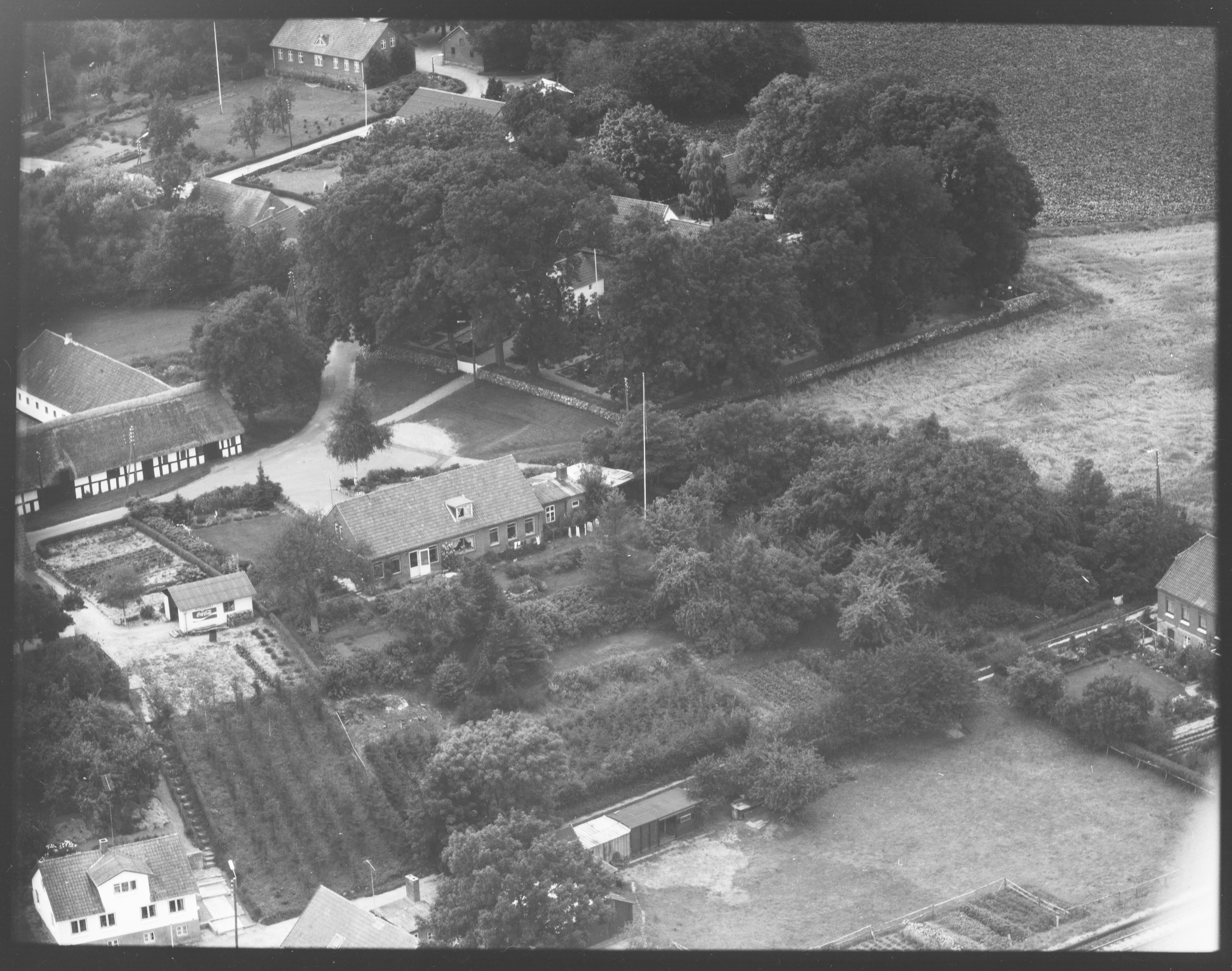 Skråfoto fra 1974 taget 43 meter fra Alling Gyde 8A