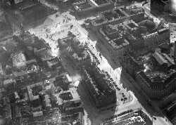 thumbnail: Skråfoto fra 1932-1950 taget 68 meter fra H.C. Andersens Boulevard 8, st. 