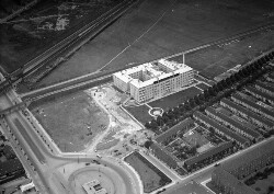 thumbnail: Skråfoto fra 1932-1950 taget 104 meter fra Vognmandsmarken 13, 3. tv