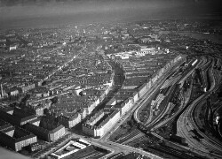 thumbnail: Skråfoto fra 1932-1950 taget 203 meter fra Valdemarsgade 72, st. tv