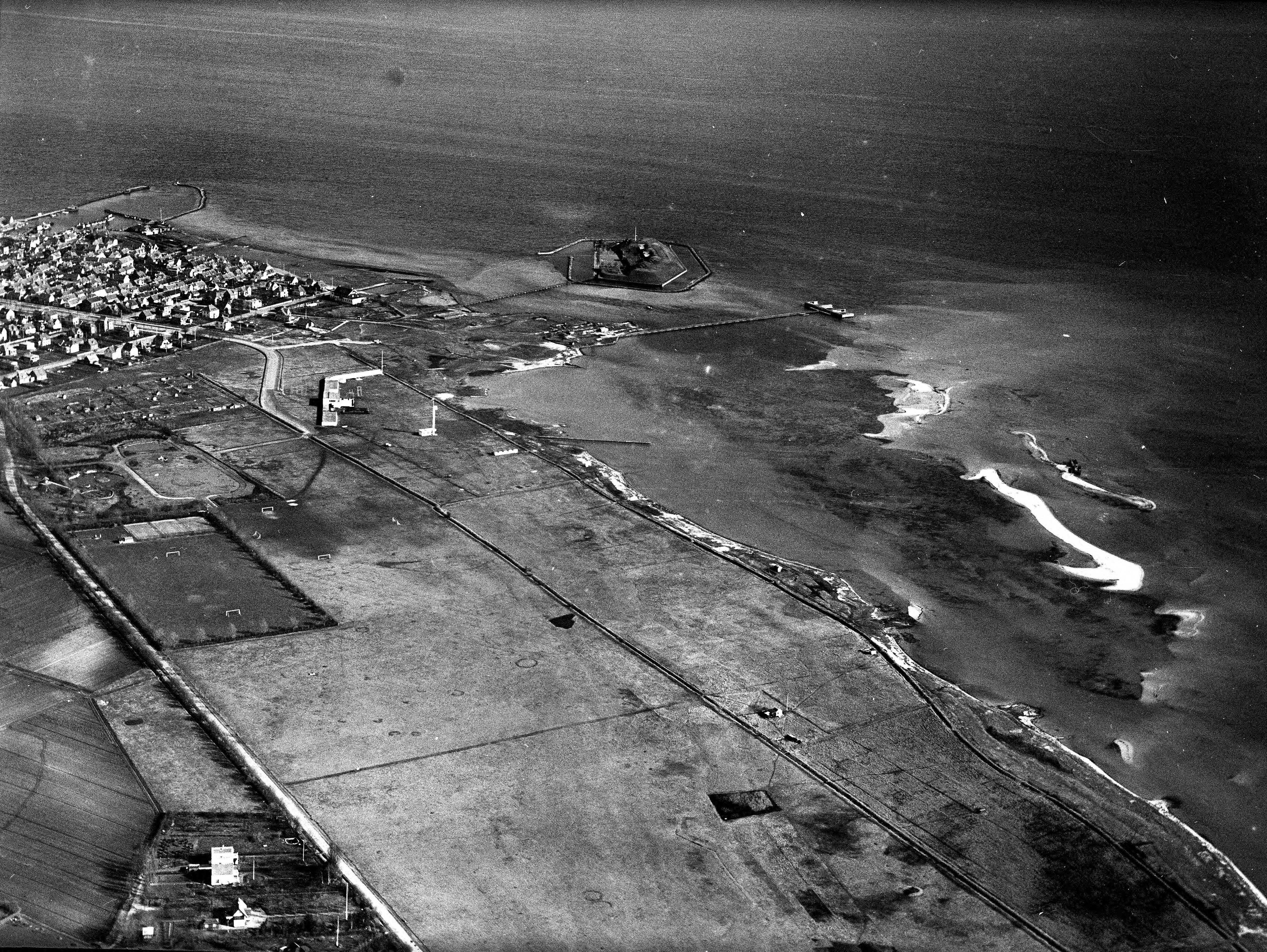 Skråfoto fra 1932-1950 taget 181 meter fra Sydstrandsvej 14B