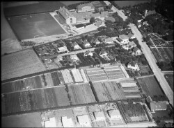 thumbnail: Skråfoto fra 1936-1939 taget 77 meter fra Ovrevej 9, st. 
