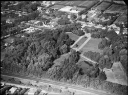 thumbnail: Skråfoto fra 1936-1939 taget 92 meter fra Hovedvejen 31, 1. 