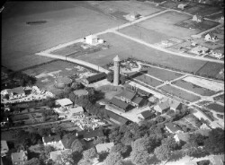 thumbnail: Skråfoto fra 1936-1939 taget 93 meter fra Pile Alle 2A, 1. tv