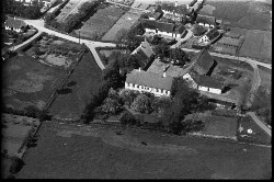 thumbnail: Skråfoto fra 1936-1938 taget 144 meter fra Esrohaven 13
