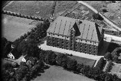 thumbnail: Skråfoto fra 1936-1938 taget 150 meter fra Kirkebjerg Parkvej 2A, 5. tv