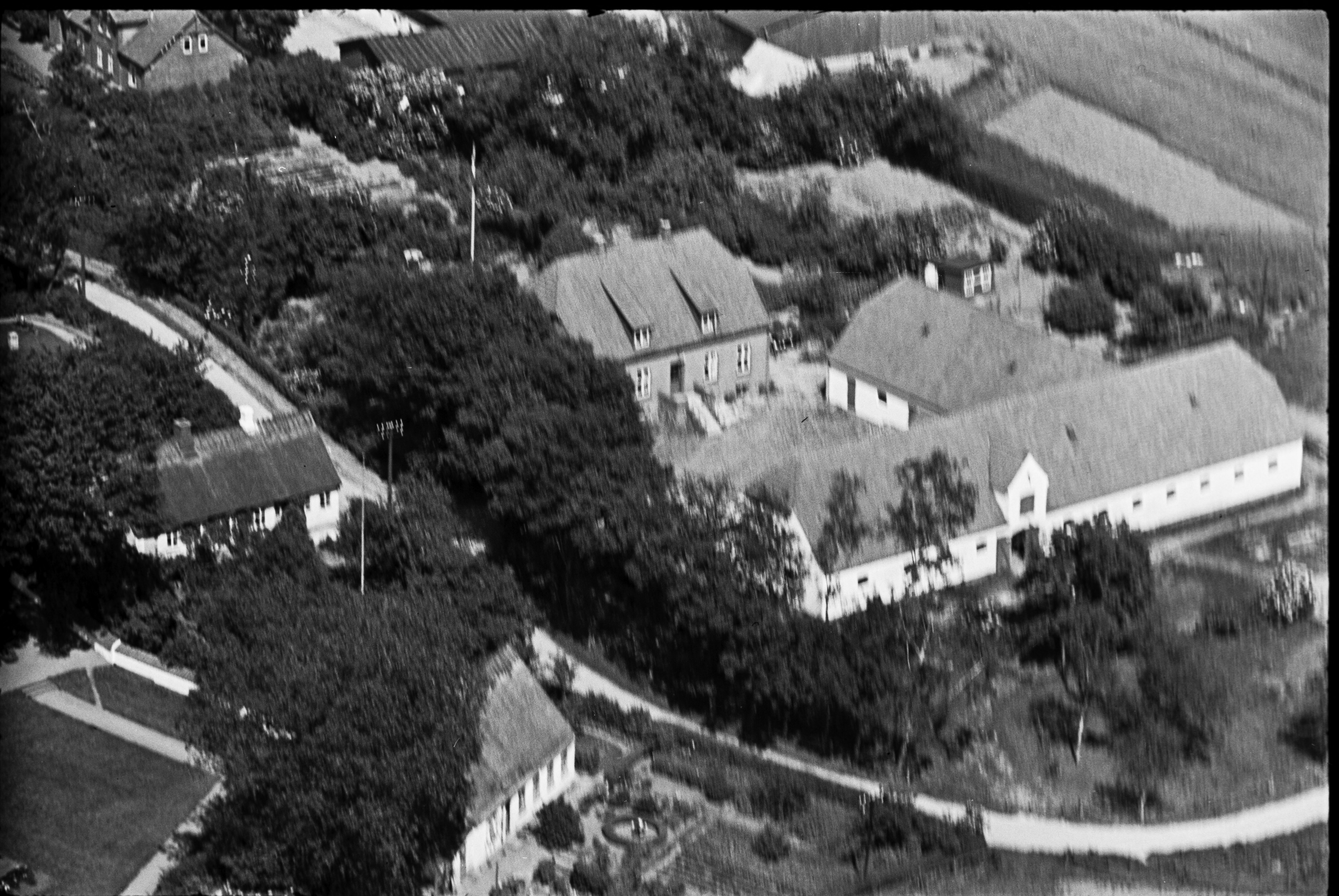 Skråfoto fra 1936-1938 taget 32 meter fra Kirkestien 4