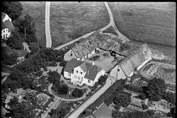 thumbnail: Skråfoto fra 1936-1938 taget 85 meter fra Skovgården 17A, st. 