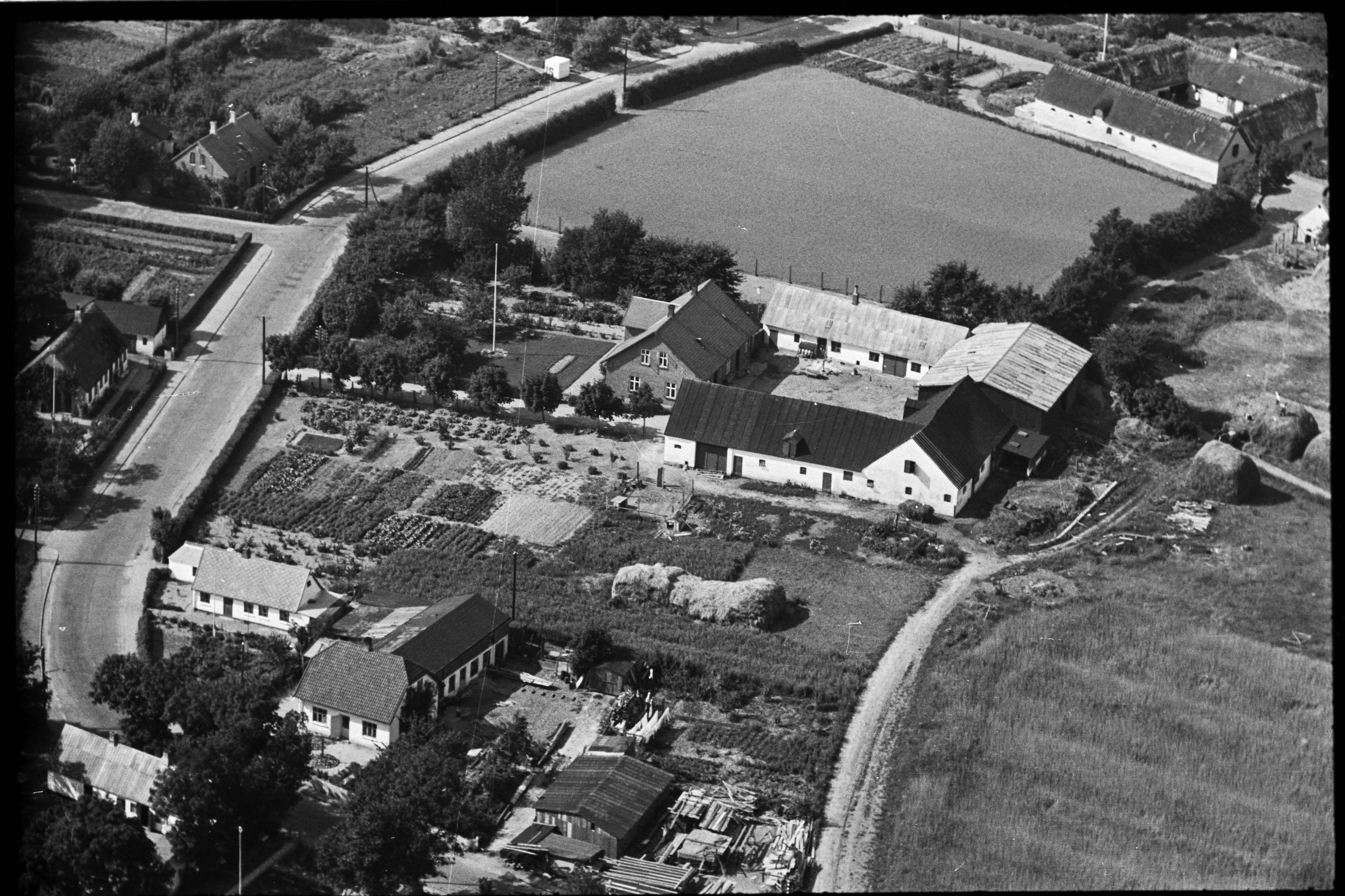 Skråfoto fra 1936-1938 taget 50 meter fra Byvej 16G