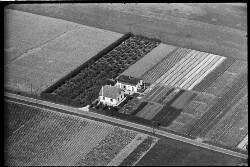 thumbnail: Skråfoto fra 1936-1938 taget 49 meter fra Bymuren 151A, 1. 3