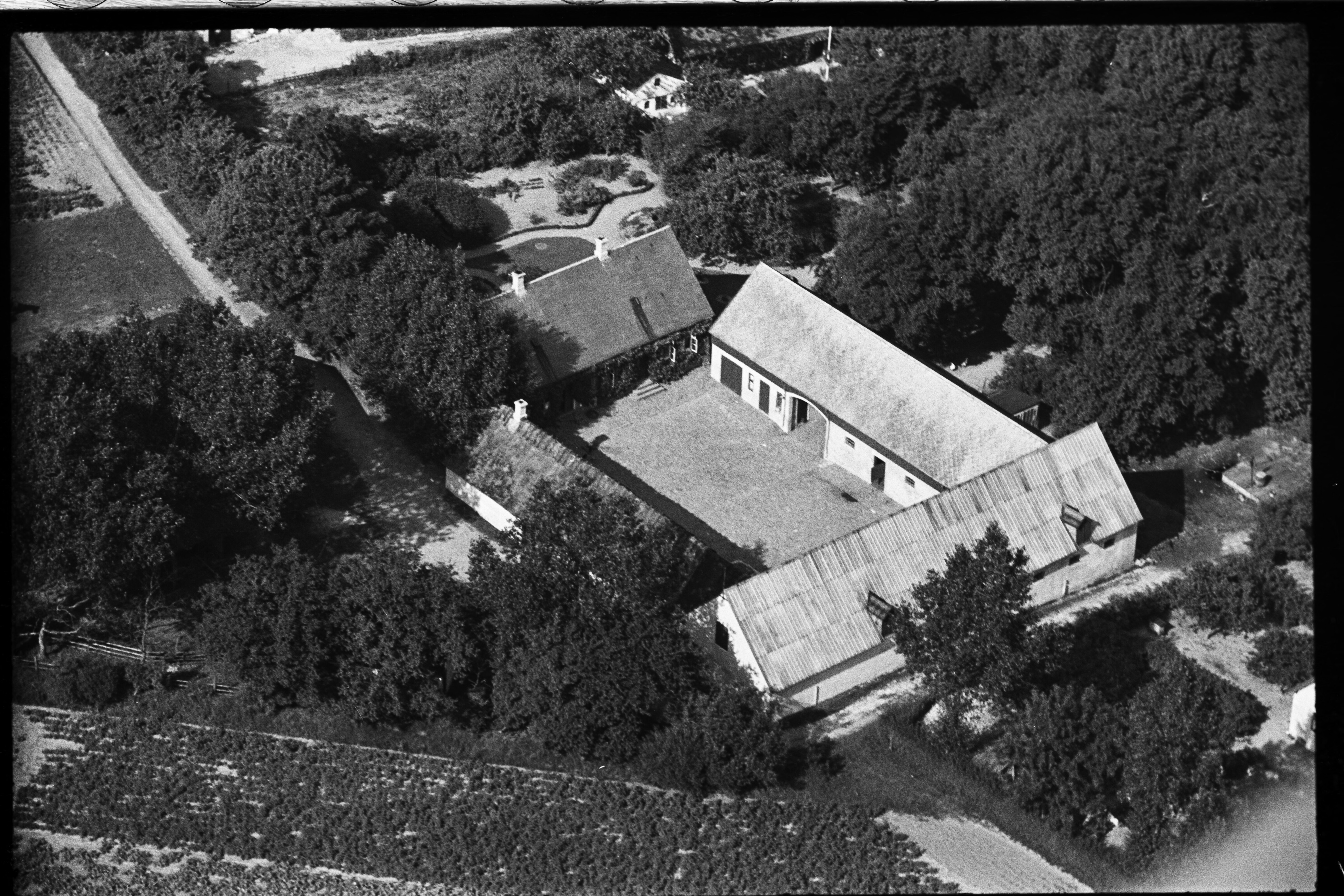 Skråfoto fra 1936-1938 taget 244 meter fra Lundedammen 24