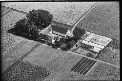 thumbnail: Skråfoto fra 1936-1938 taget 99 meter fra Erhvervsvej 10