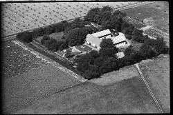 thumbnail: Skråfoto fra 1936-1938 taget 27 meter fra Hasselhaven 21