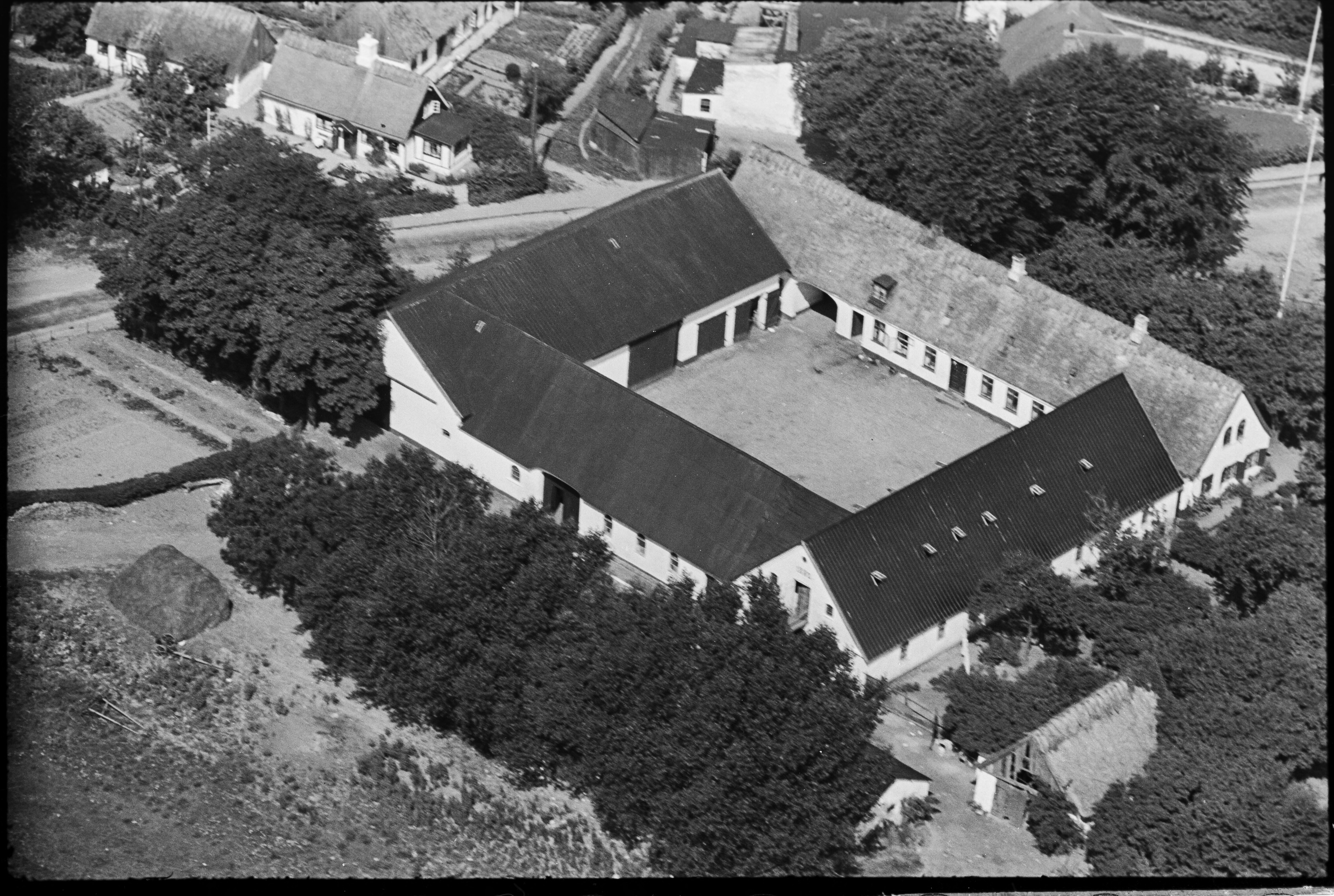 Skråfoto fra 1936-1938 taget 98 meter fra Kavsbjerglund 2