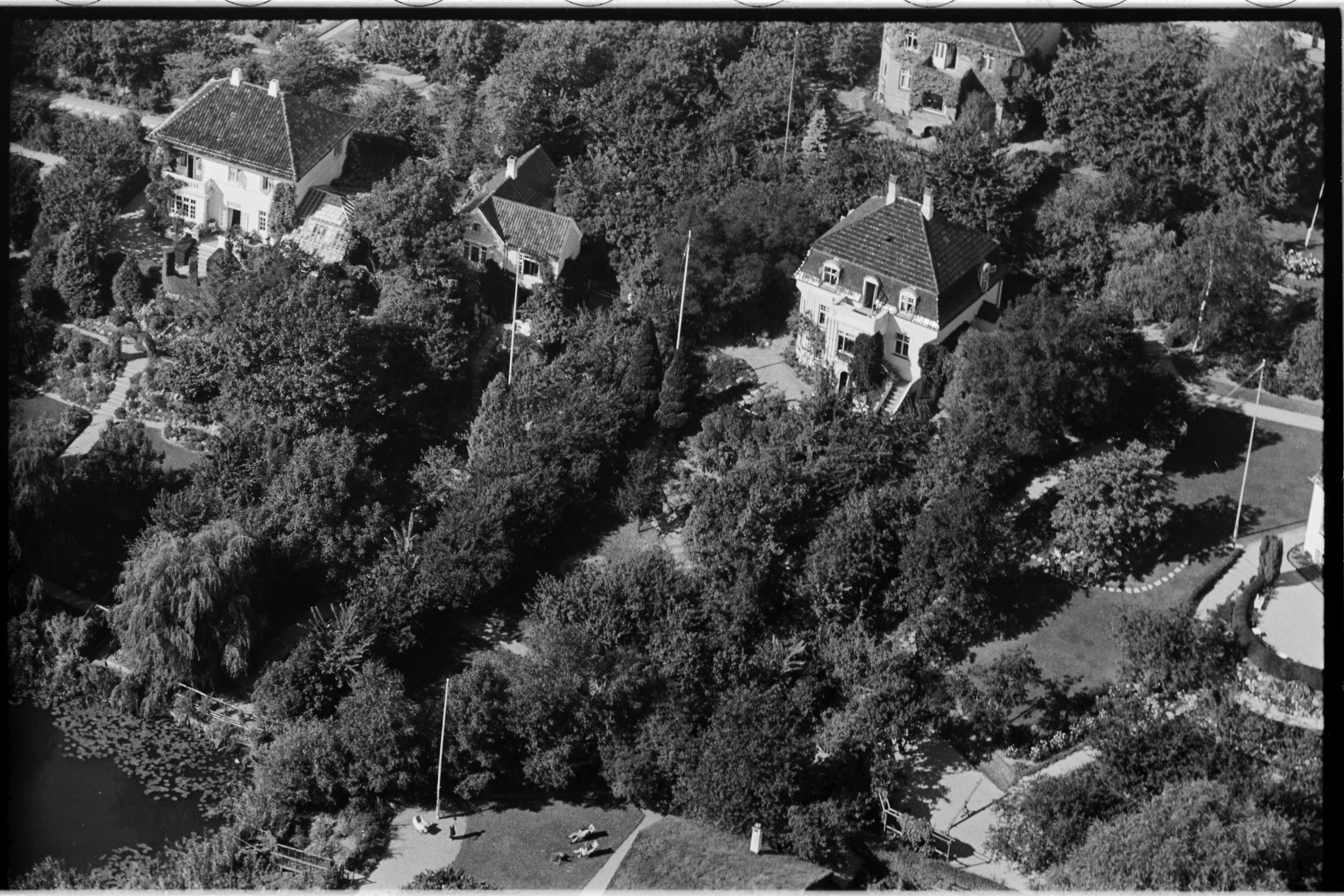 Skråfoto fra 1936-1938 taget 53 meter fra Margrethevej 12, st. 