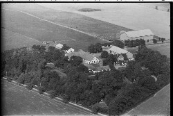 thumbnail: Skråfoto fra 1936-1938 taget 98 meter fra Kommenhaven 31, 3. 389