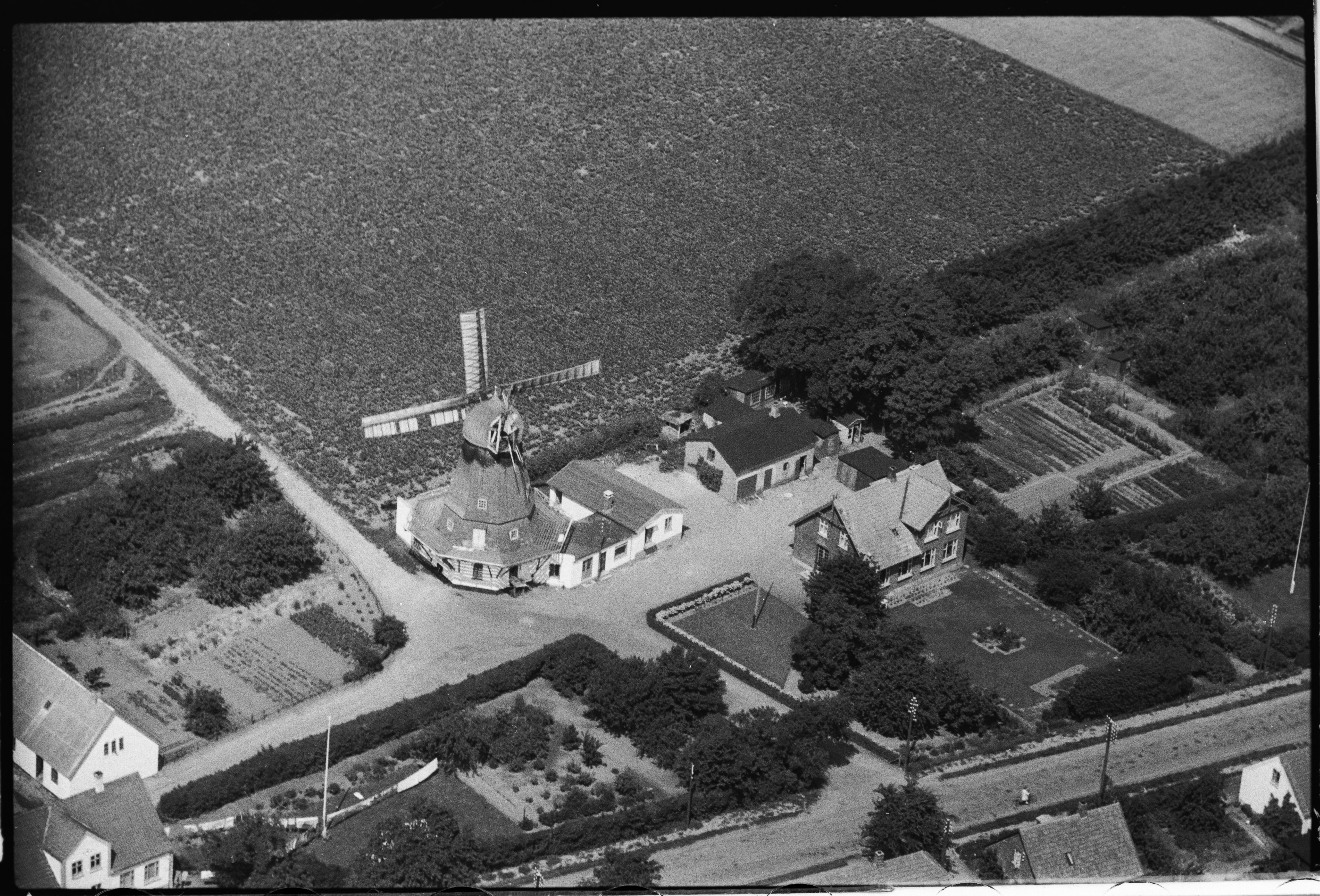 Skråfoto fra 1948 taget 62 meter fra Møllevangen 13