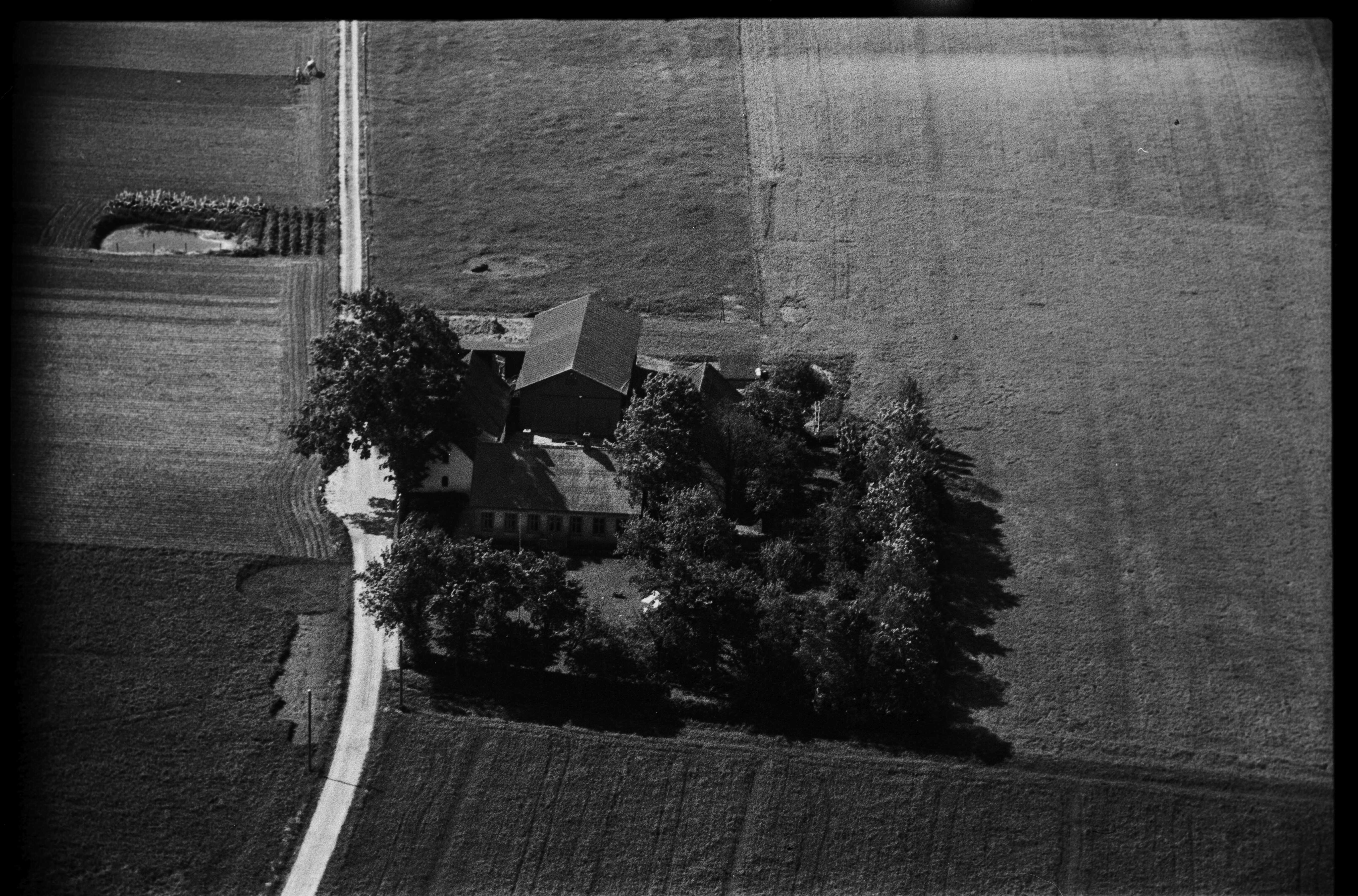 Skråfoto fra 1949 taget 52 meter fra Rønnevangshusene 45, 2. tv