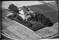 thumbnail: Skråfoto fra 1949 taget 65 meter fra Vejdammen 11