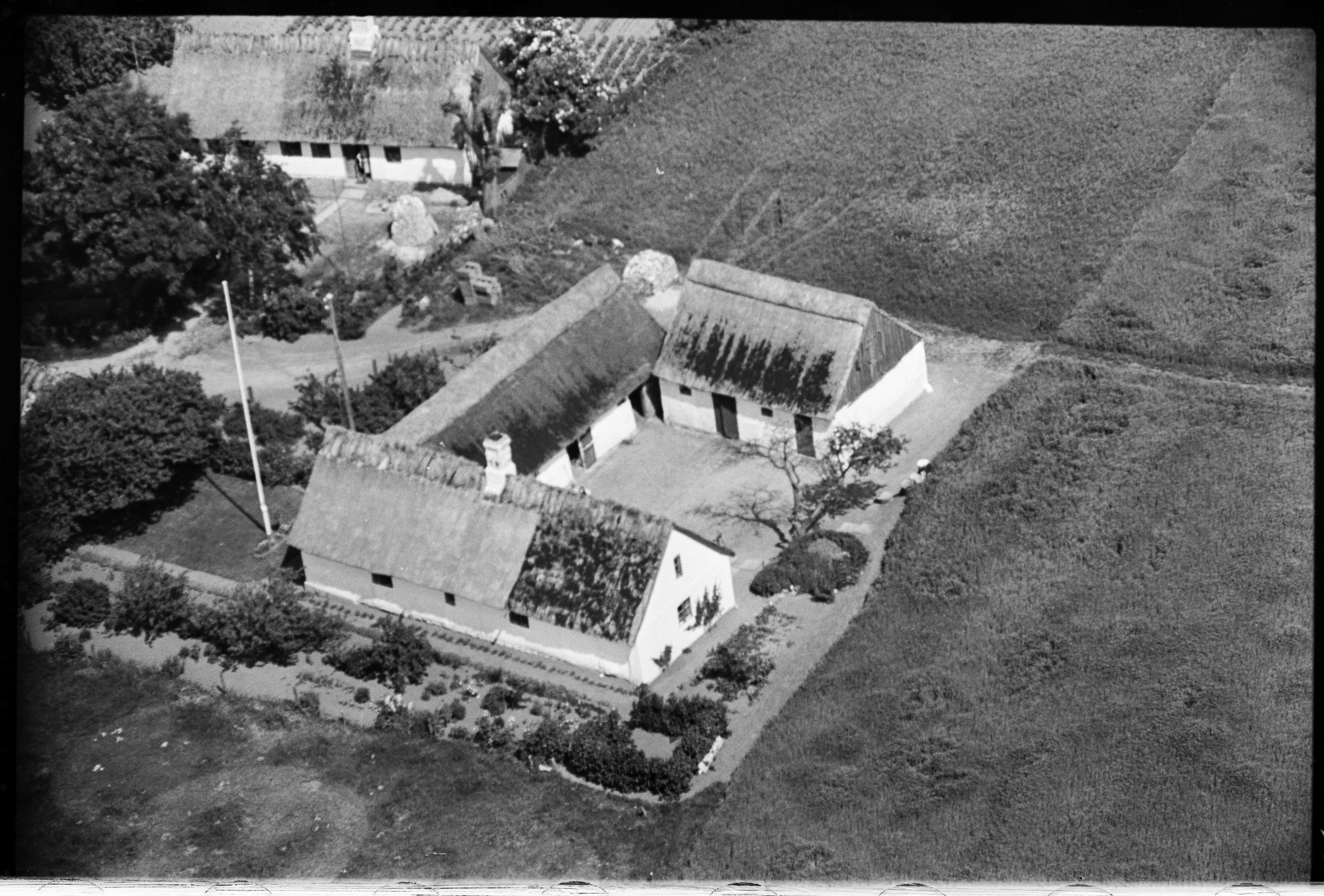 Skråfoto fra 1949 taget 108 meter fra Esrohaven 2